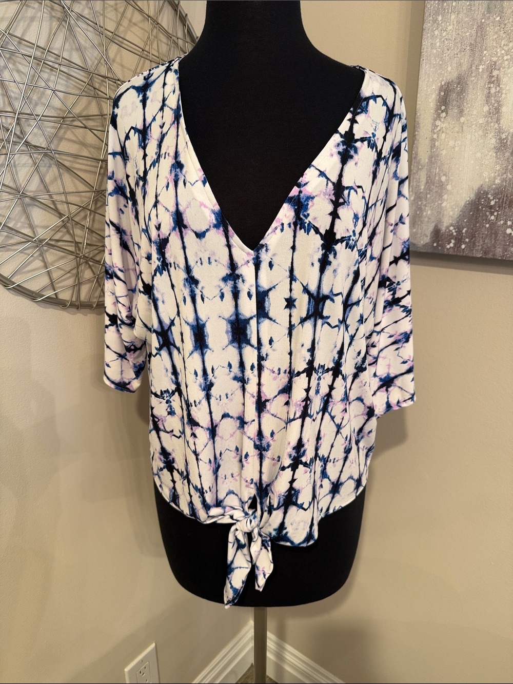 VeronicaM Tie-Front V-Neck Top in White with Navy & Light Pink Tie-Dye size L